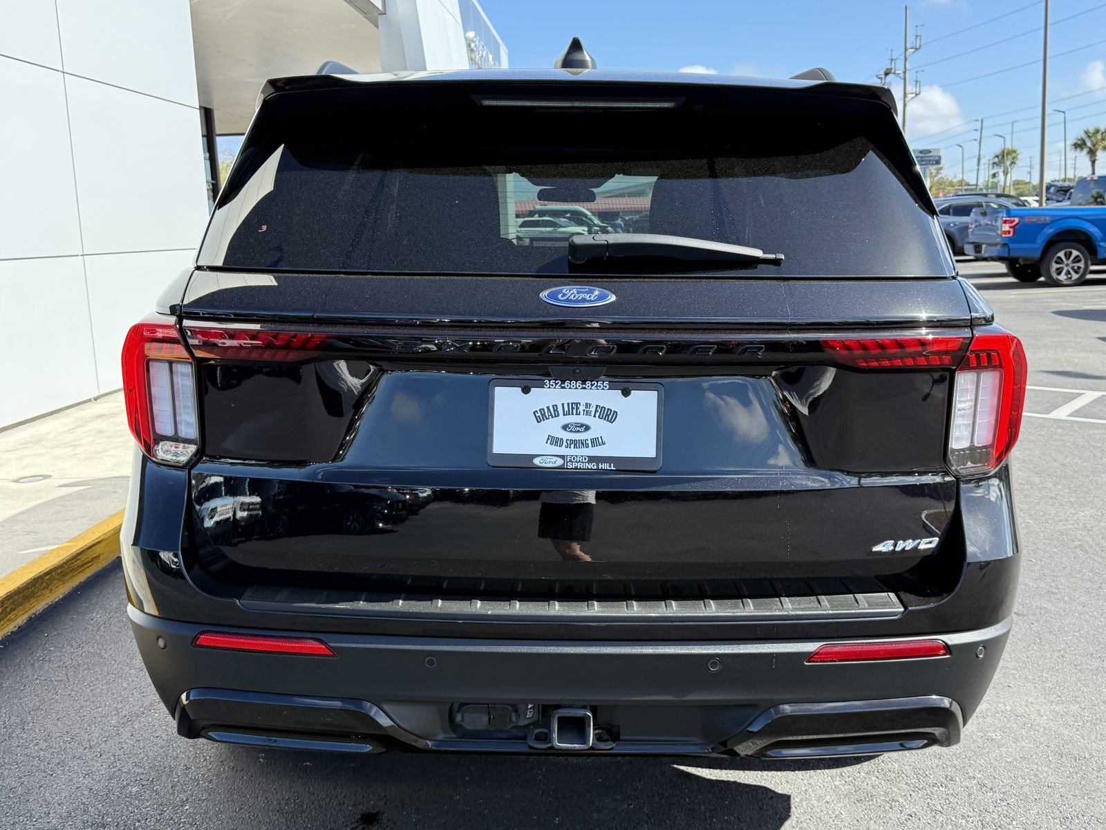 Certified 2025 Ford Explorer ST-Line image 5