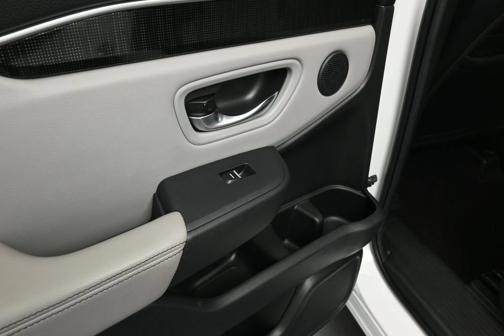 Used 2023 Honda Pilot Elite image 18