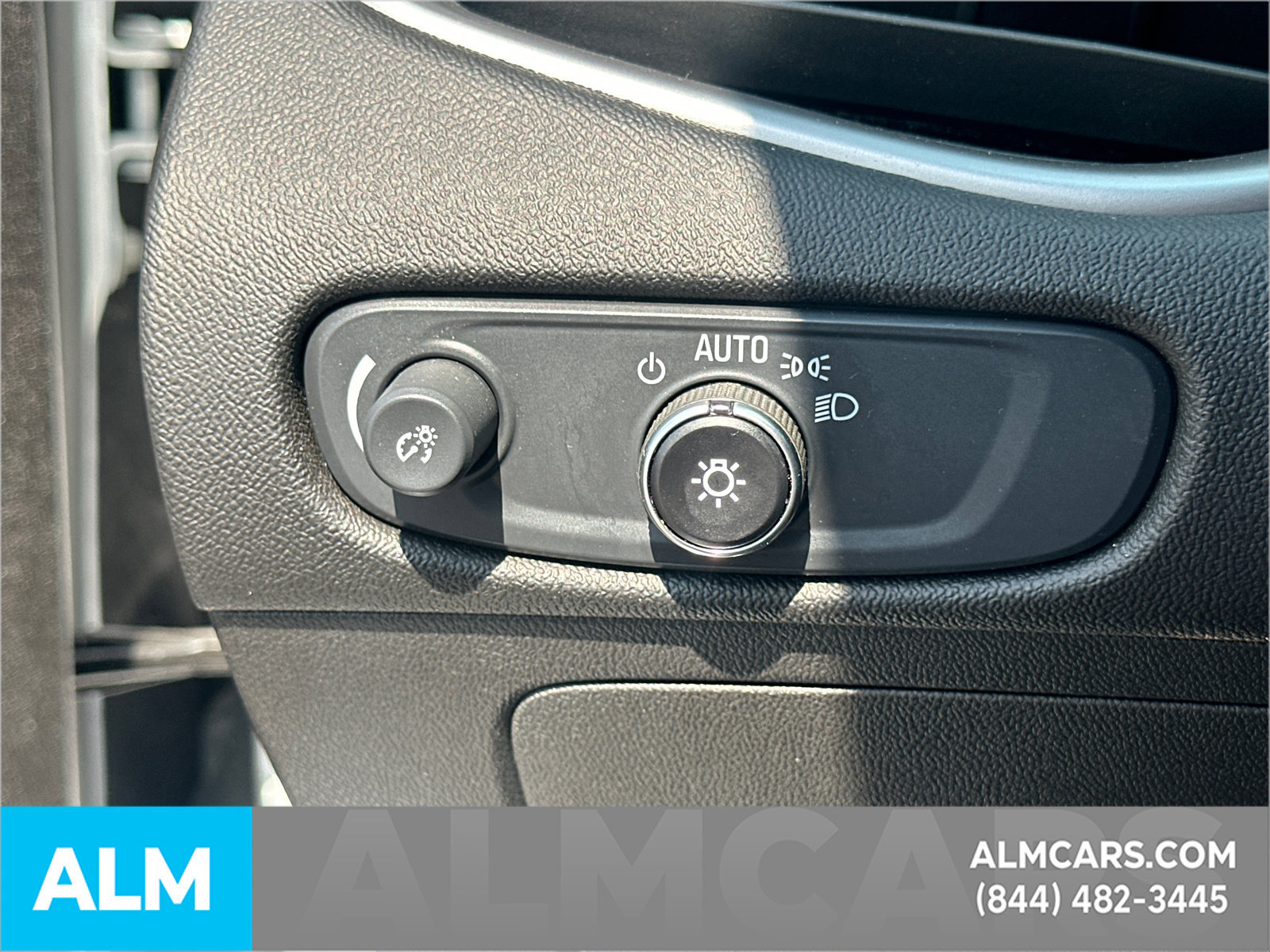 Used 2025 Chevrolet Malibu LT FWD image 36