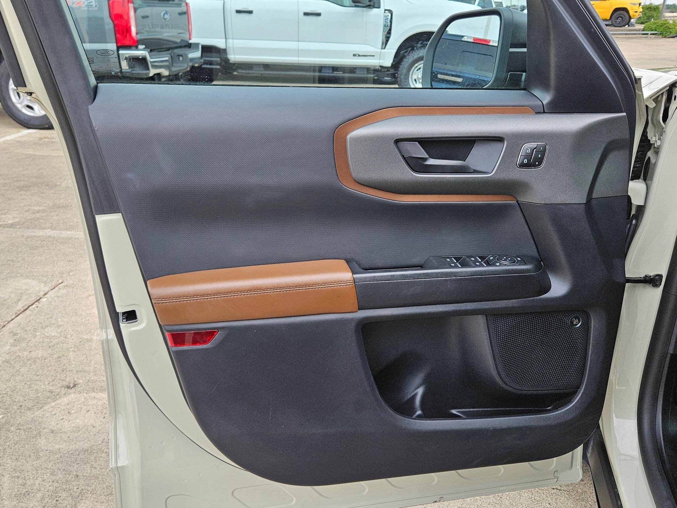 Certified 2025 Ford Bronco Sport Outer Banks w/ Outer Banks Tech Package+ AWD/4WD image 14
