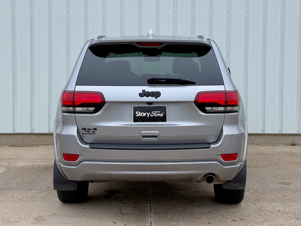 Used 2019 Jeep Grand Cherokee Altitude AWD/4WD image 5