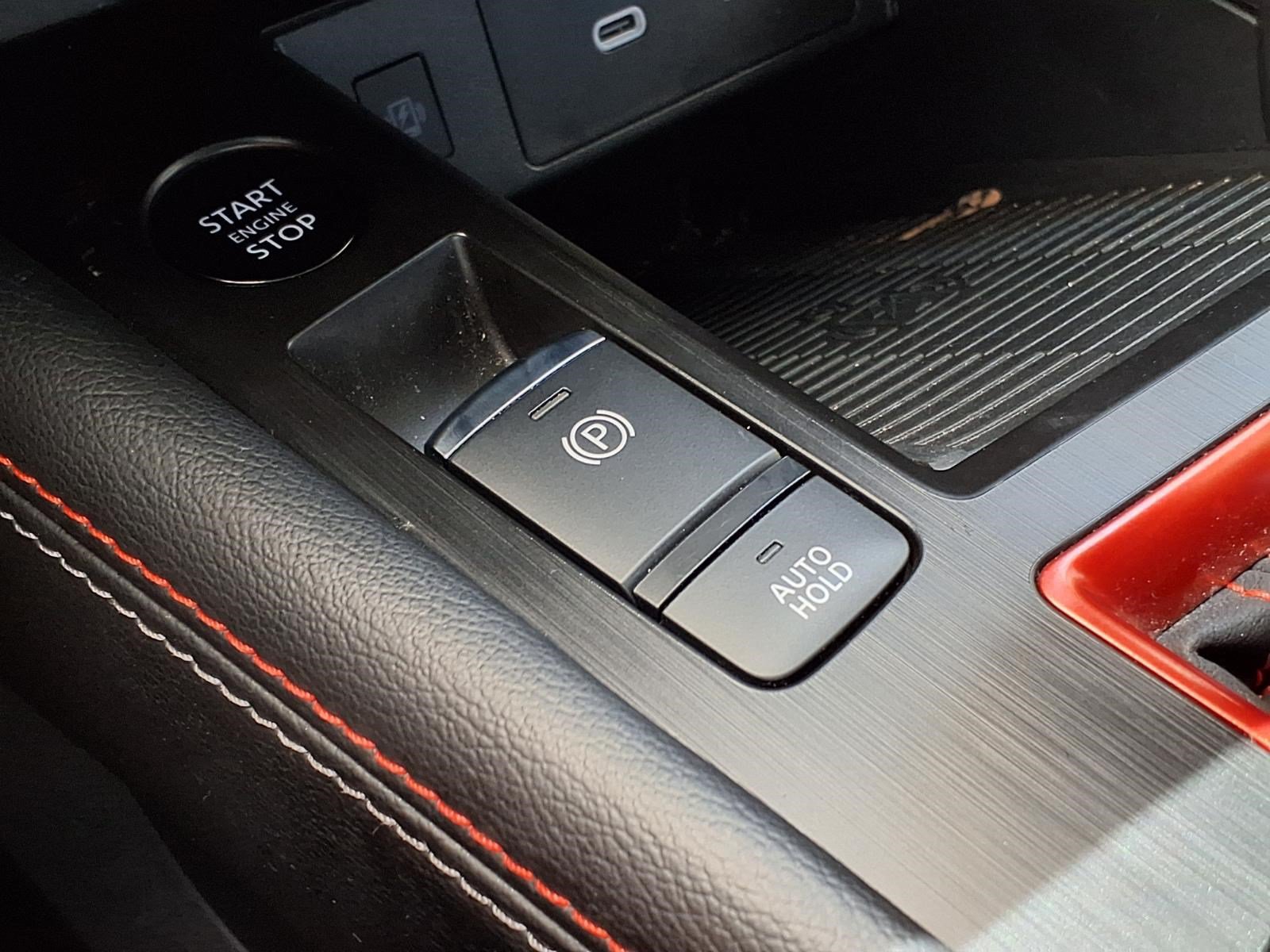 Used 2025 Nissan Kicks SR w/ SR Premium Package FWD image 19