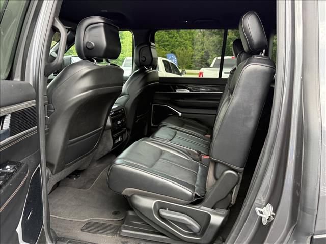Used 2022 Jeep Wagoneer Series III AWD/4WD image 11