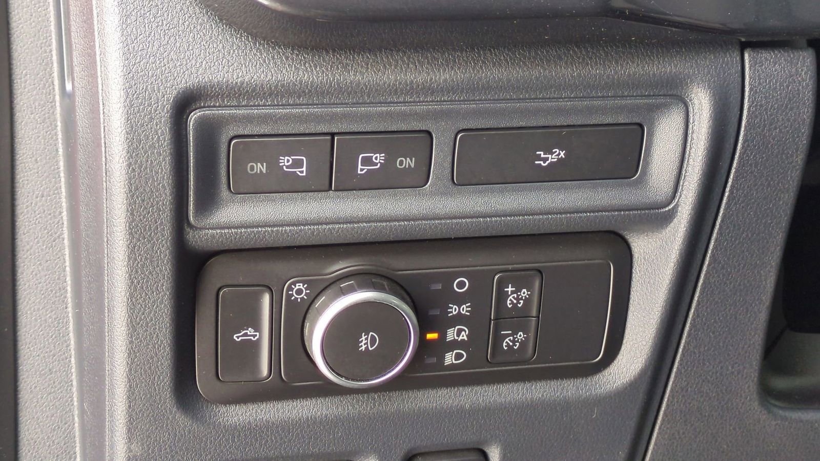 Certified 2022 Ford F150 XLT w/ Equipment Group 302A High image 18