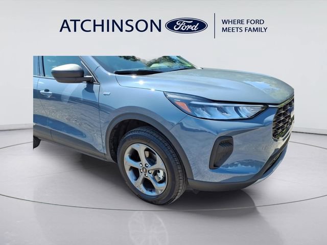 Certified 2025 Ford Escape ST-Line w/ Cold Weather Package AWD/4WD image 4