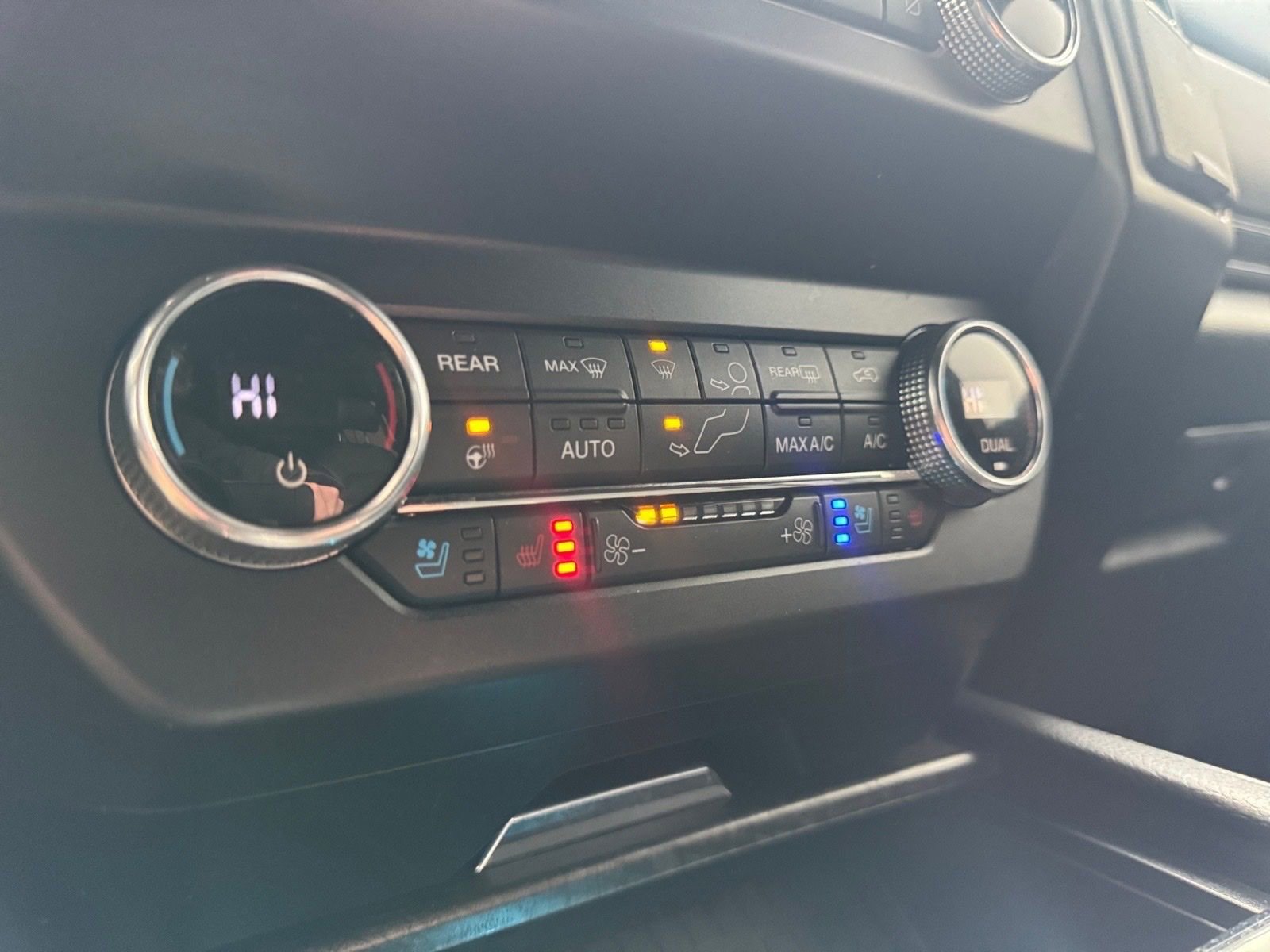 Certified 2019 Ford Expedition Limited image 25