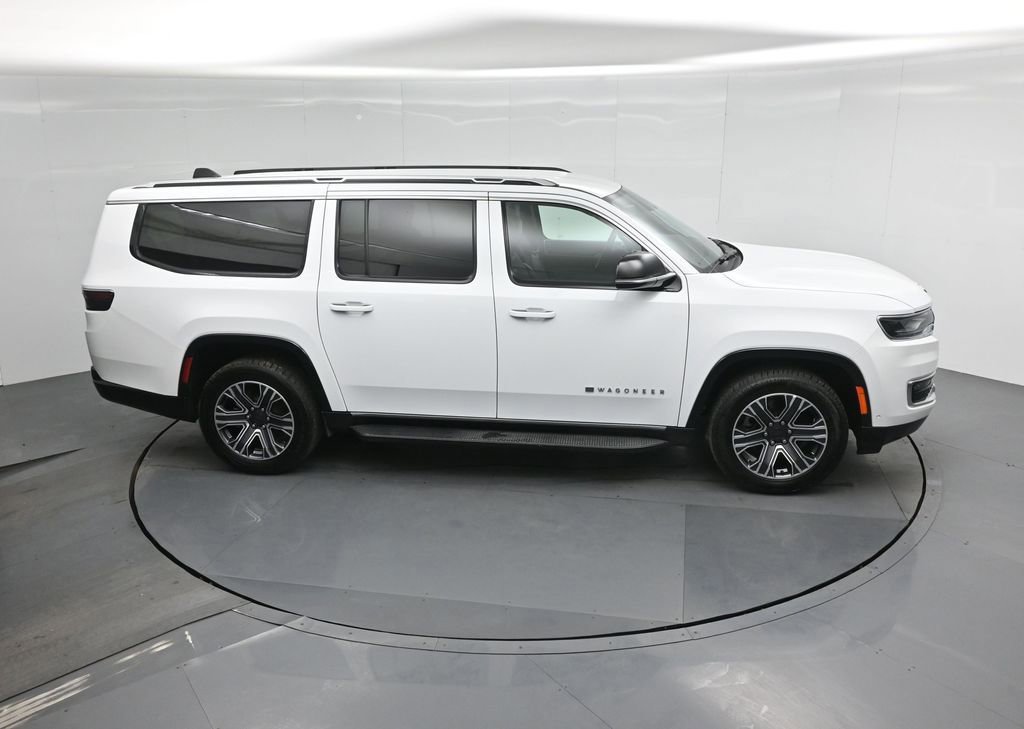Used 2024 Jeep Wagoneer L Series II image 11