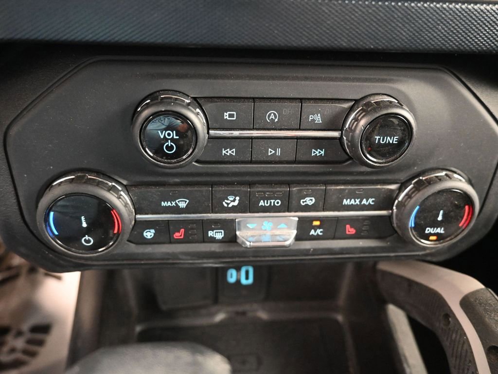 Certified 2022 Ford Bronco Outer Banks w/ Sasquatch Package AWD/4WD image 12