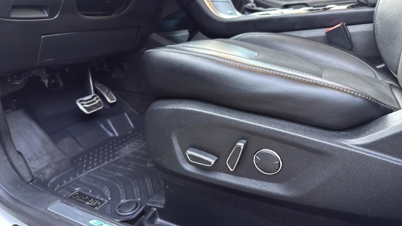 Certified 2018 Ford Edge Sport w/ Technology Package image 11