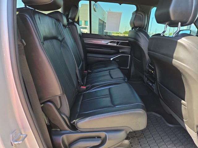Used 2022 Jeep Wagoneer Series I AWD/4WD image 15