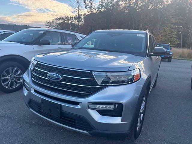 Certified 2023 Ford Explorer XLT w/ Equipment Group 202A AWD/4WD image 3