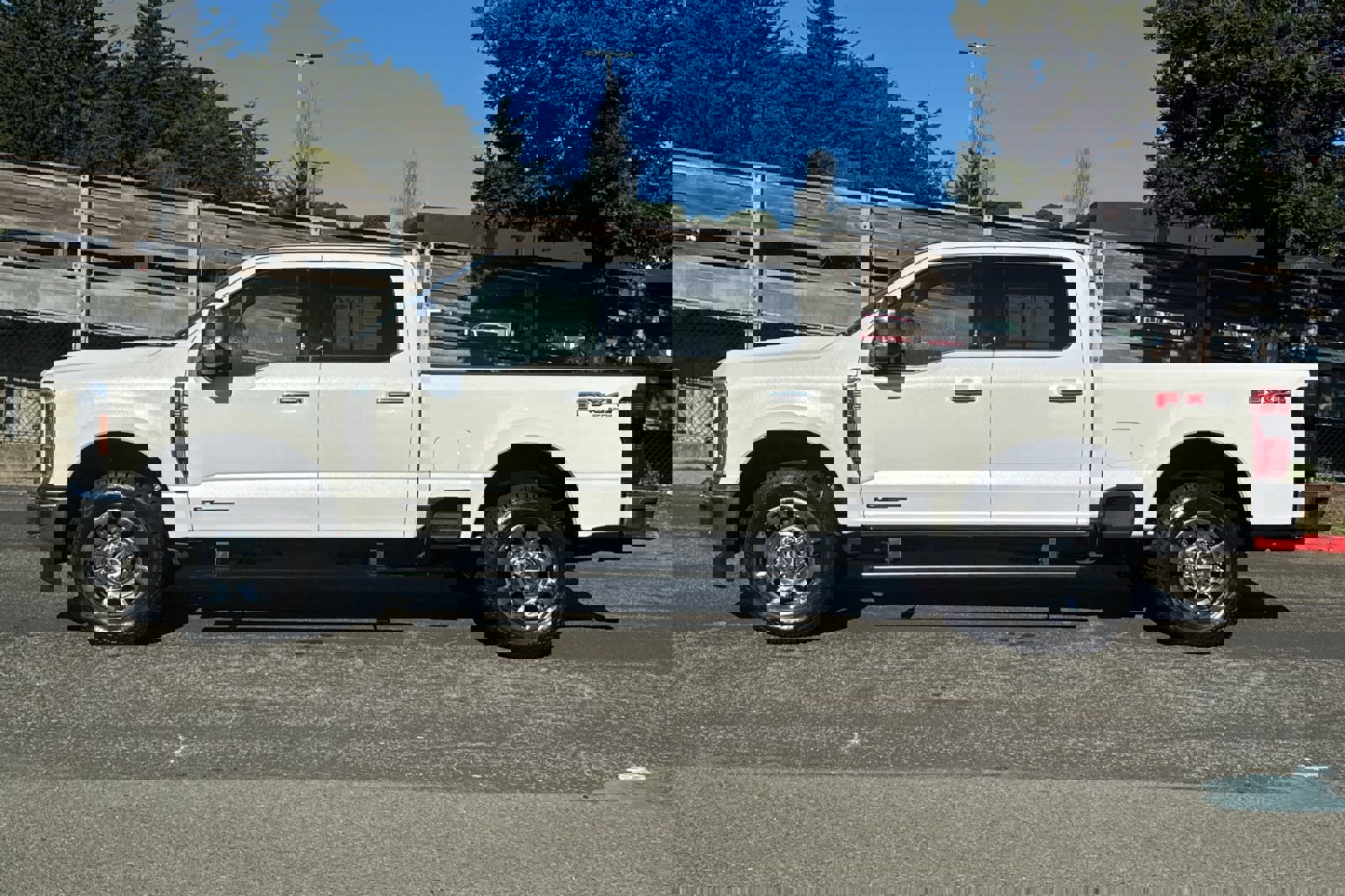 Certified 2023 Ford F250 Lariat w/ Lariat Ultimate Package image 7