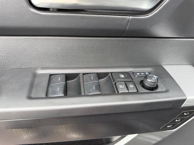 Used 2024 Toyota Tundra Platinum AWD/4WD image 19