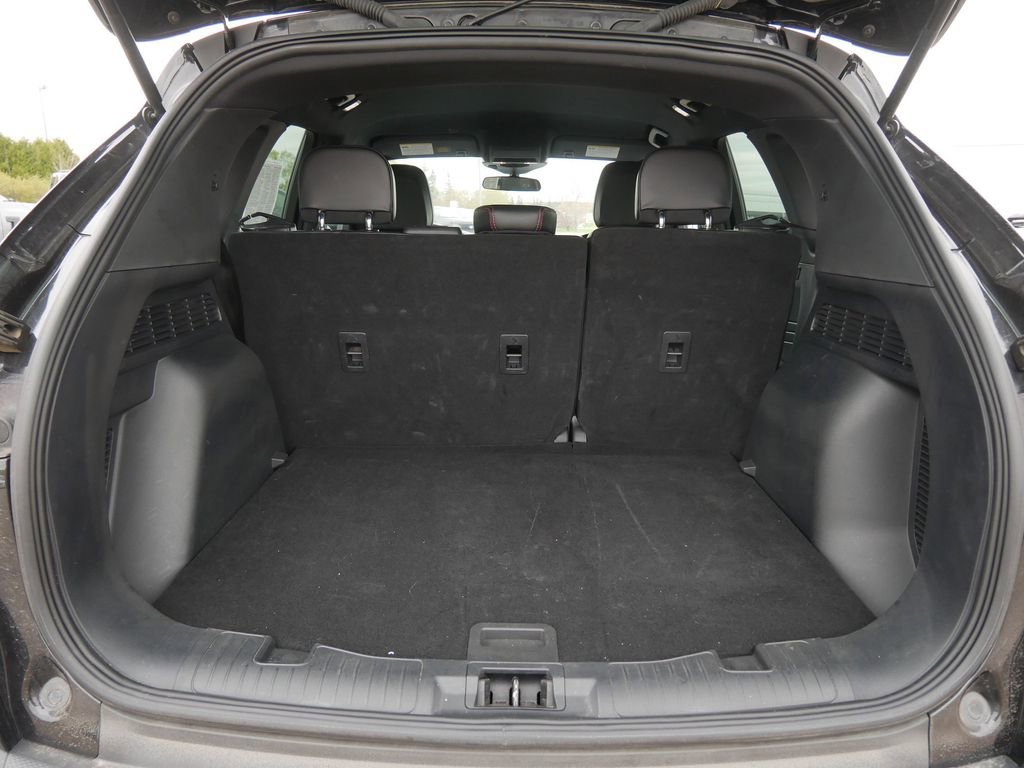Certified 2025 Ford Escape ST-Line AWD/4WD image 12