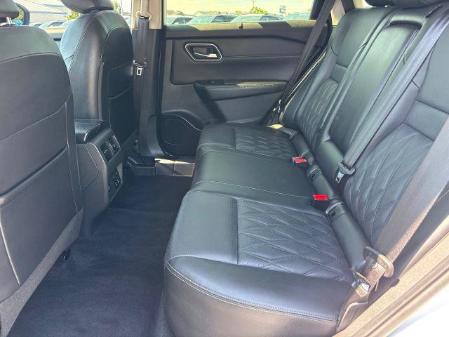 Used 2024 Nissan Rogue Platinum w/ Platinum Premium Package FWD image 15