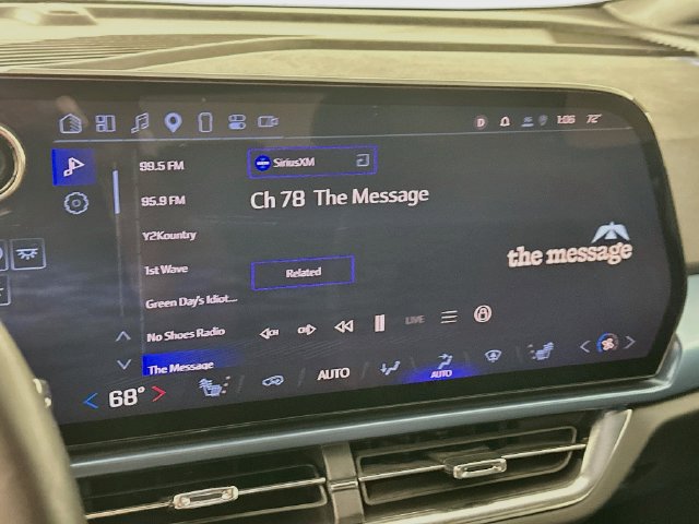 Used 2025 Chevrolet Equinox EV LT w/ Convenience Package AWD/4WD image 21