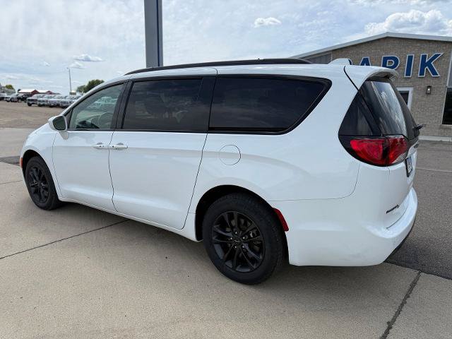 Used 2020 Chrysler Pacifica Touring-L AWD/4WD image 5