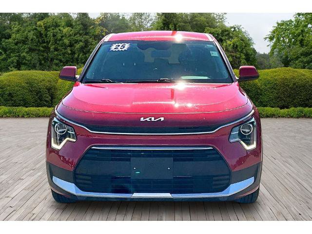 Used 2025 Kia Niro LX FWD image 2