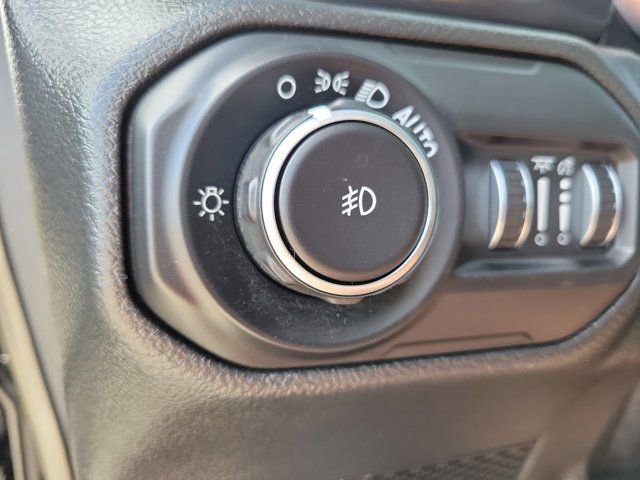 Used 2021 Jeep Wrangler Unlimited Sahara image 29