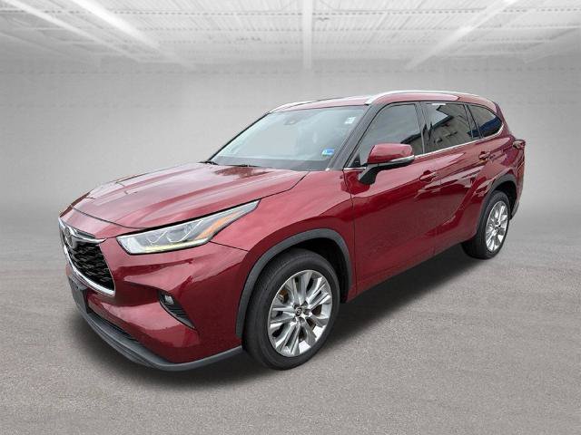 Used 2021 Toyota Highlander Limited FWD image 3