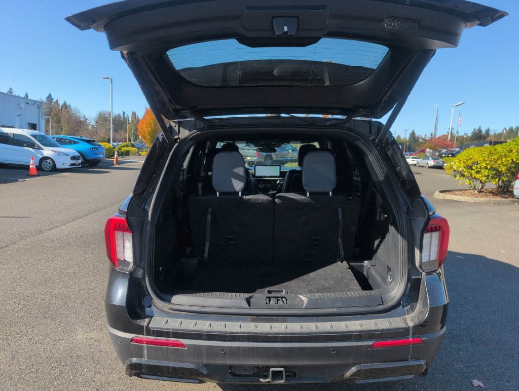 Certified 2025 Ford Explorer ST-Line AWD/4WD image 35