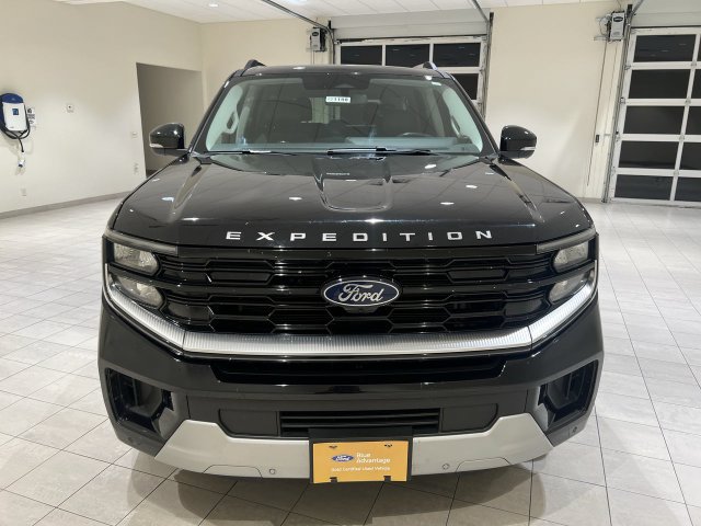 Certified 2025 Ford Expedition Platinum w/ Driver's Package AWD/4WD image 8