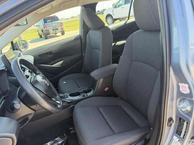Used 2025 Toyota Corolla LE FWD image 13