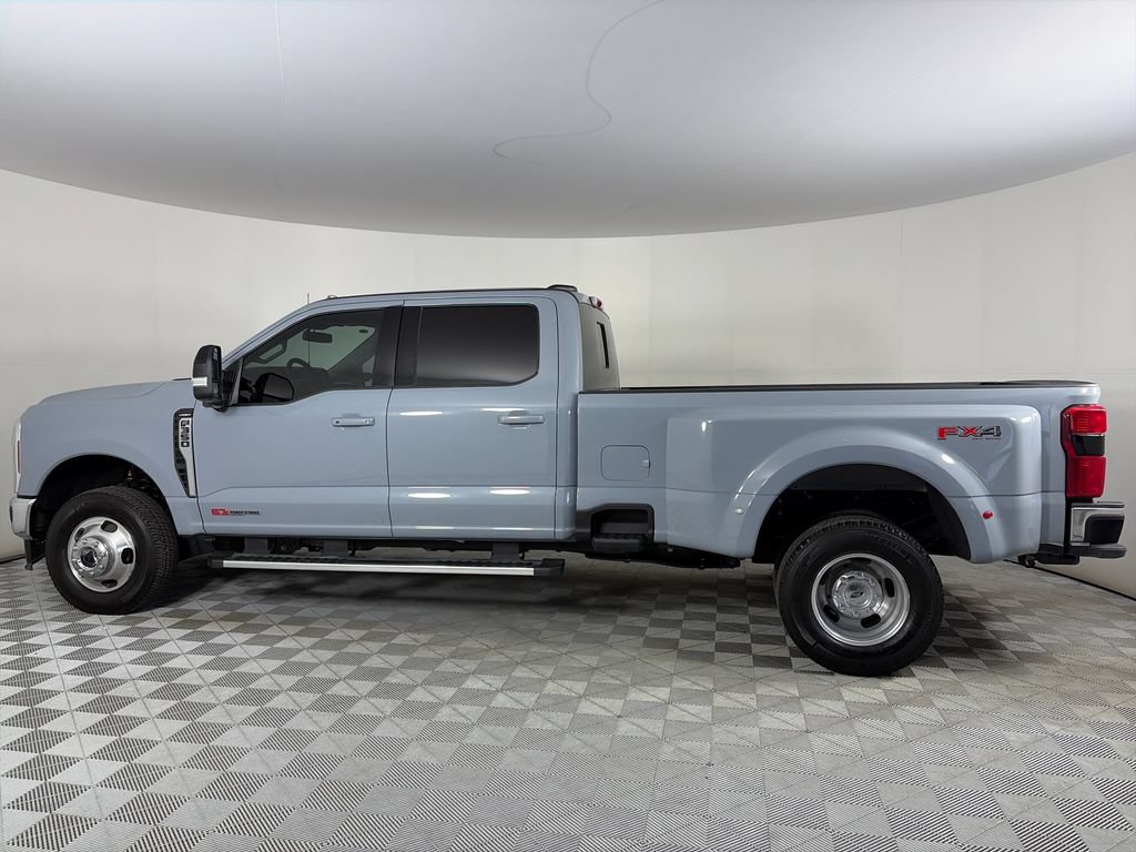 Certified 2025 Ford F350 Lariat AWD/4WD image 4