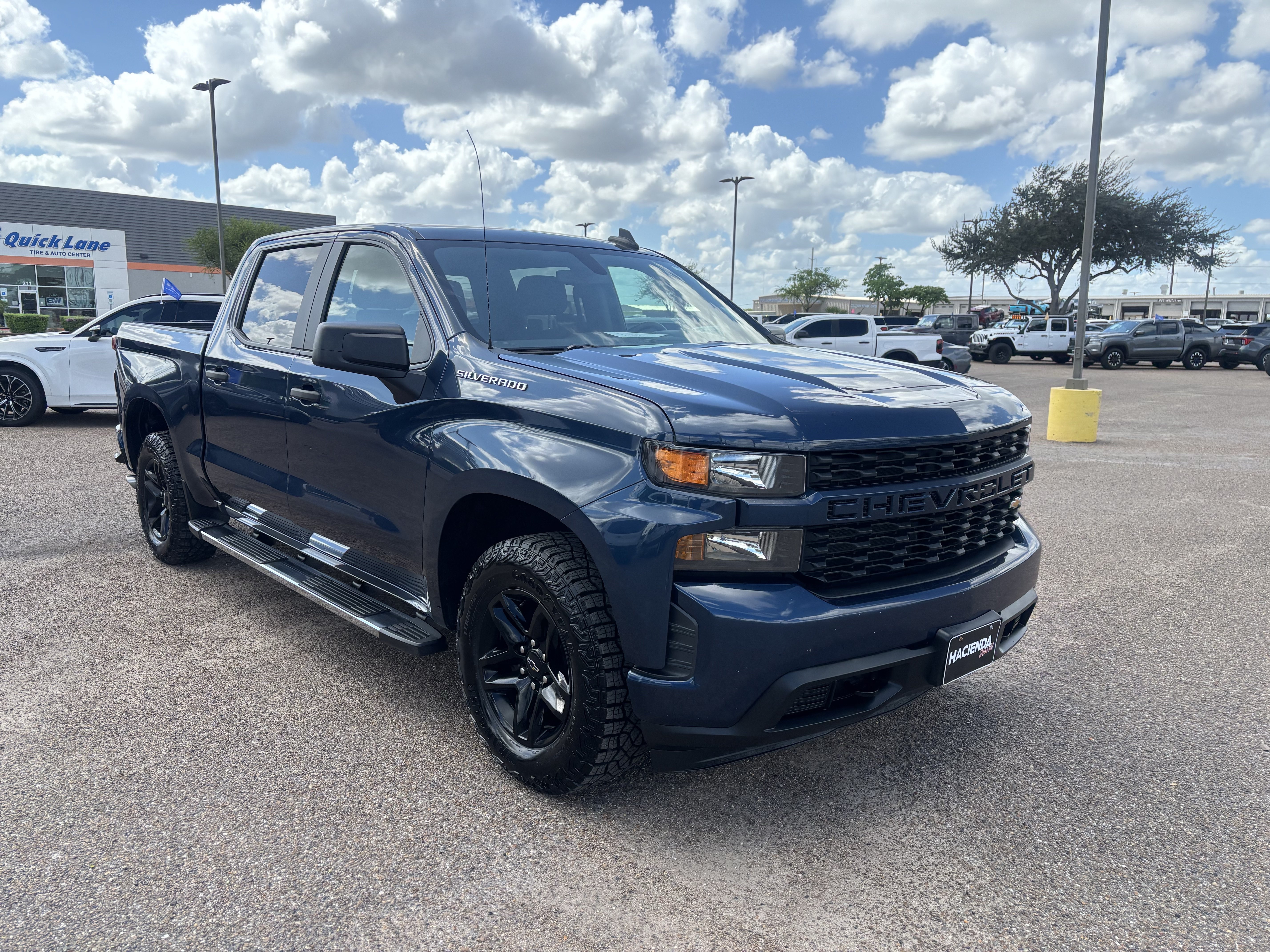 Used 2020 Chevrolet Silverado 1500 Custom w/ Custom Value Package RWD image 5