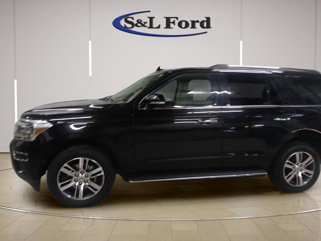 Certified 2022 Ford Expedition Limited image 2