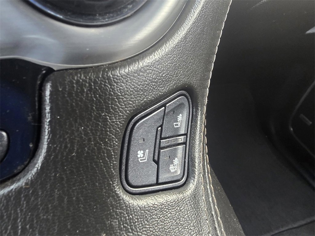 Used 2020 GMC Yukon XL SLT image 18