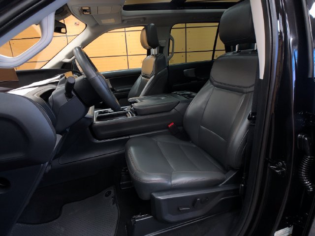 Certified 2025 Ford Expedition Active AWD/4WD image 10