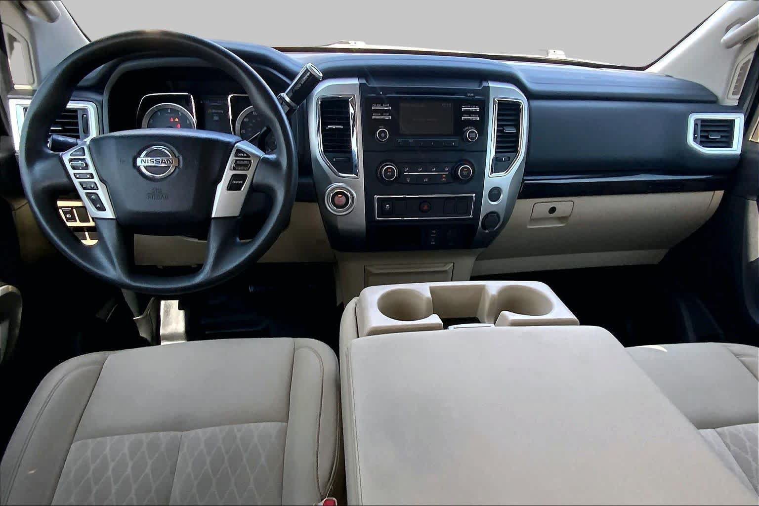 Used 2017 Nissan Titan SV RWD image 16