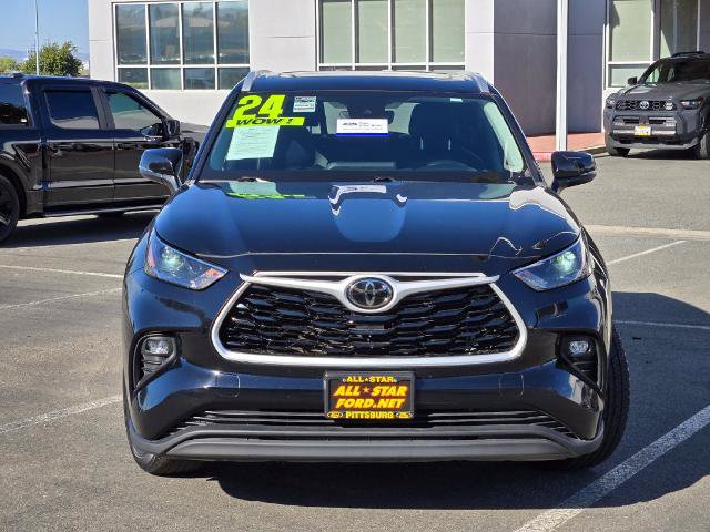 Used 2024 Toyota Highlander XLE AWD/4WD image 2