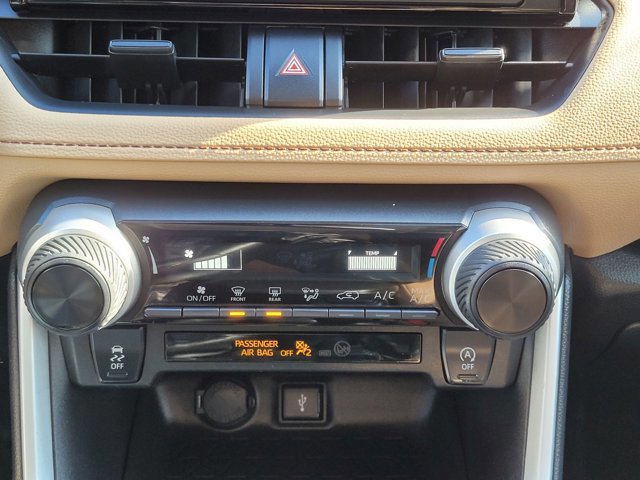 Used 2022 Toyota RAV4 LE image 19