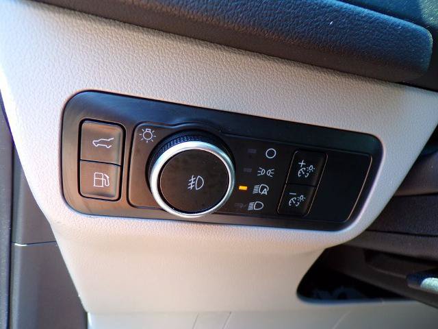 Certified 2024 Ford Escape SE w/ PHEV Premium Package FWD image 19