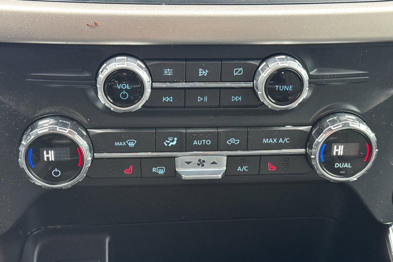 Certified 2021 Ford F150 XLT w/ Equipment Group 302A High image 20