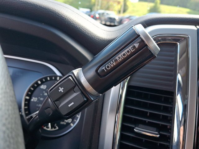 Used 2021 Nissan Titan SV w/ SV Convenience Package AWD/4WD image 17