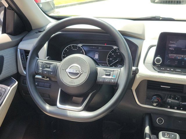 Used 2023 Nissan Rogue SV FWD image 18