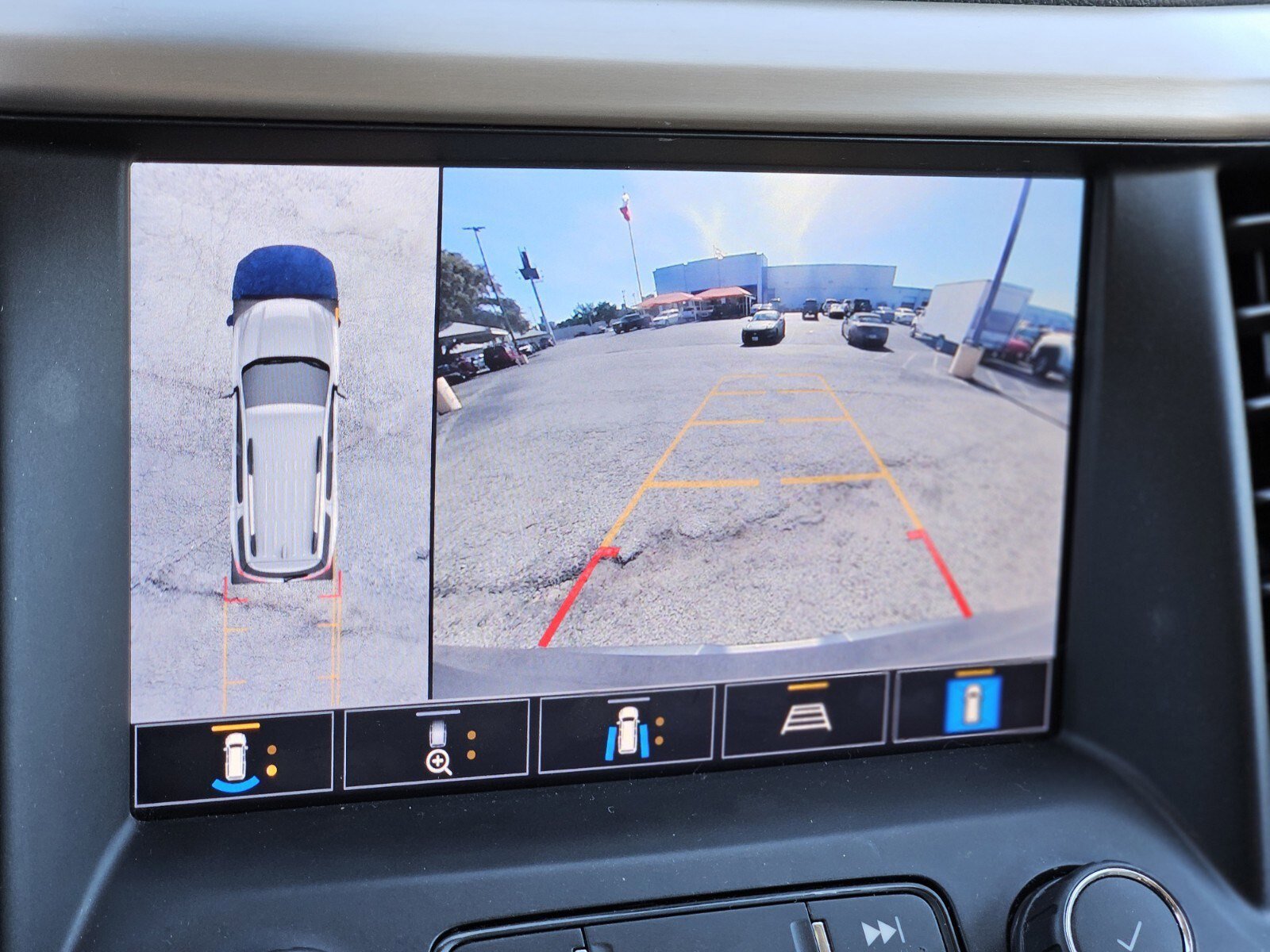 Used 2022 GMC Acadia Denali w/ Denali Technology Package image 22