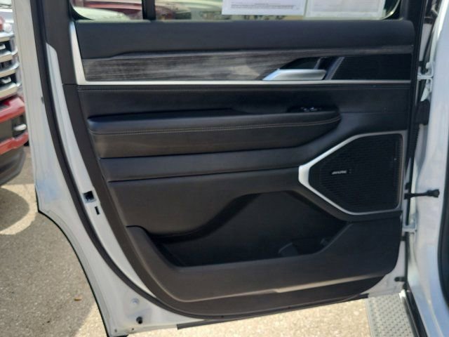 Used 2022 Jeep Wagoneer Series III image 13