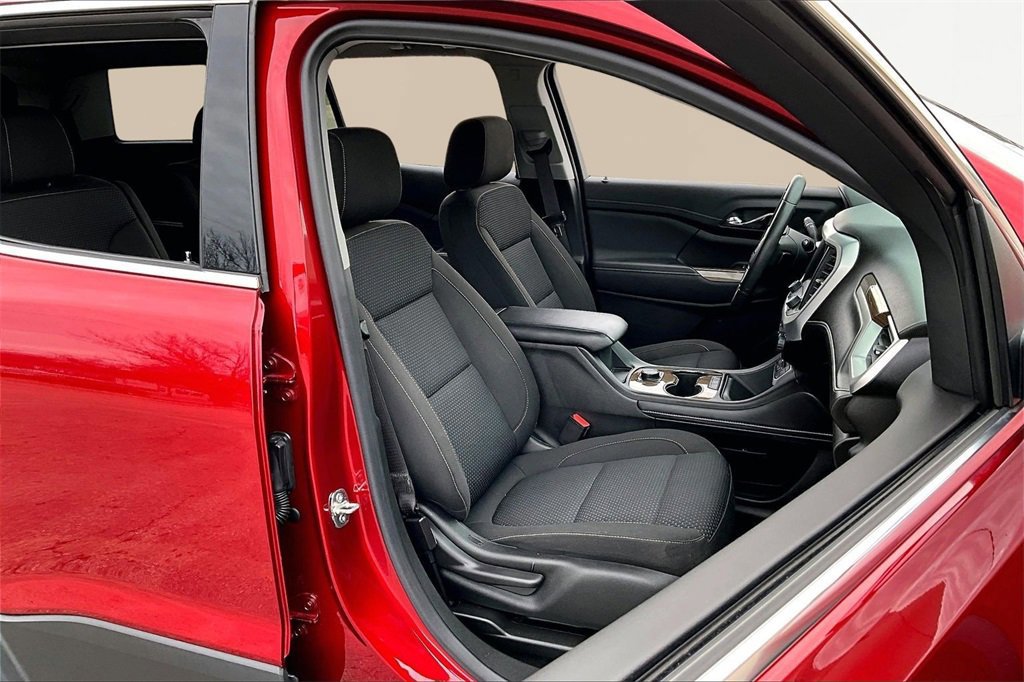 Used 2023 GMC Acadia SLE image 9