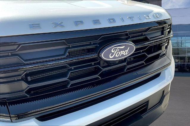 Certified 2025 Ford Expedition Active AWD/4WD image 33