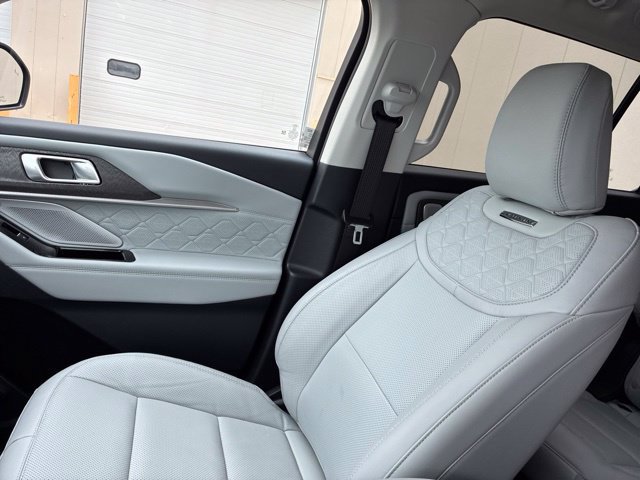 Certified 2026 Ford Explorer Platinum w/ LUX Leather Package AWD/4WD image 33