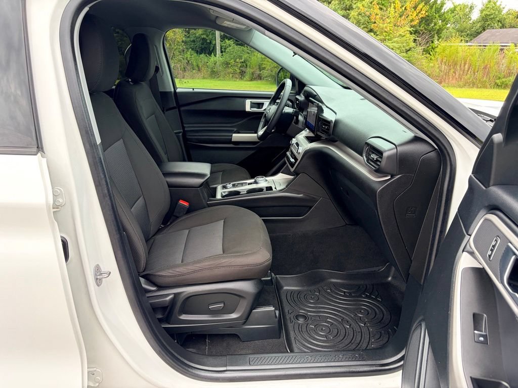 Certified 2024 Ford Explorer XLT w/ Class IV Trailer Tow Package AWD/4WD image 20