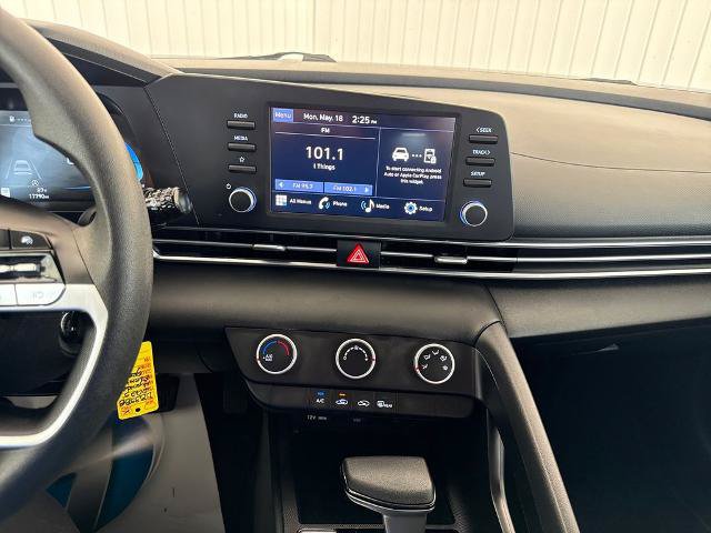 Used 2025 Hyundai Elantra SE FWD image 16
