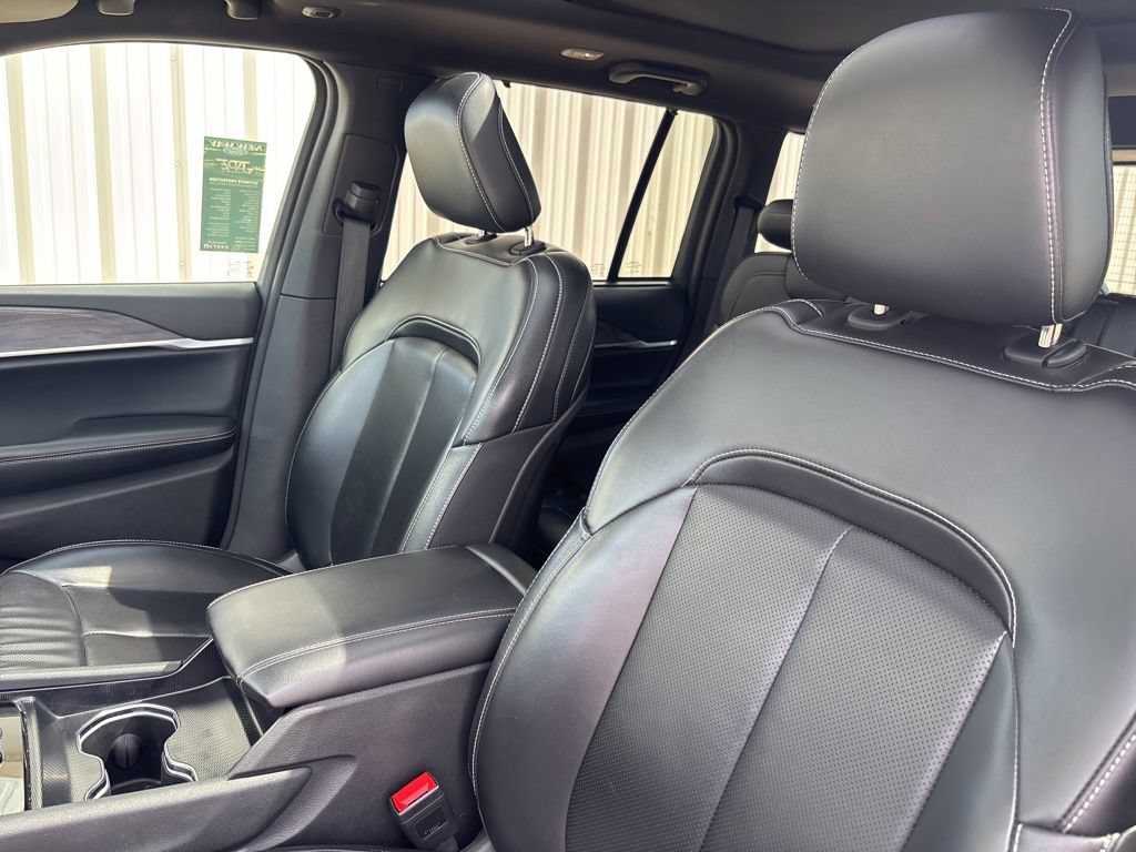 Used 2024 Jeep Grand Cherokee Limited w/ Luxury Tech Group II AWD/4WD image 23