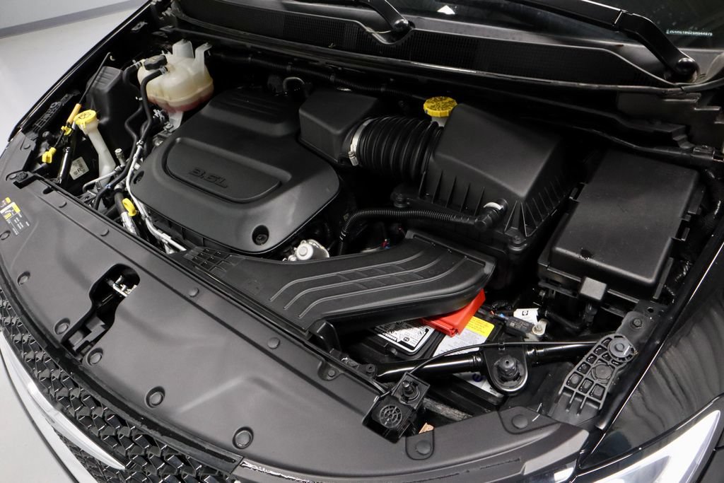 Used 2025 Chrysler Pacifica Select FWD image 17