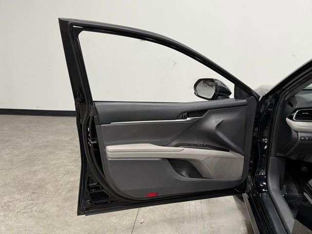 Used 2022 Toyota Camry LE w/ Carpet Mat Package (TMS) image 13