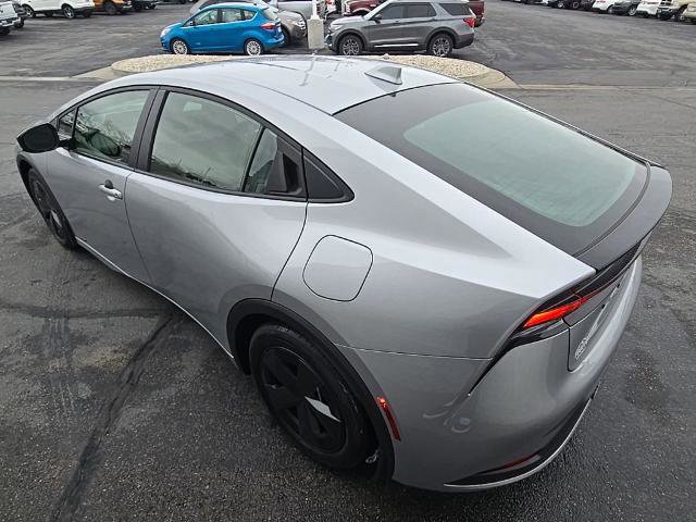 Used 2024 Toyota Prius LE image 3